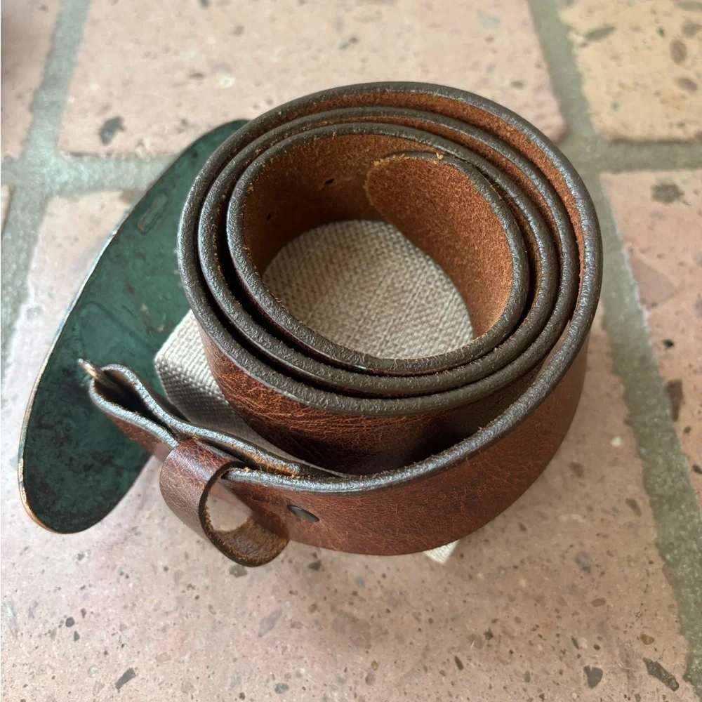 Green and Brown Embossed Belt Buckle - Picture 2 of 4